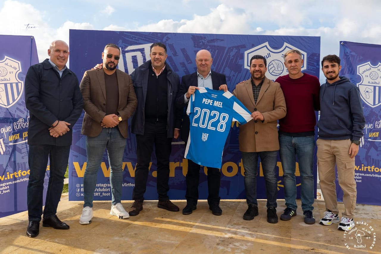 اتحاد طنجة "يكشف" أهداف تعاقده مع المدرب السابق لريال بيتيس الإسباني